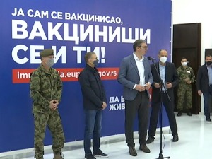 Вучић: Утростручен одзив за вакцинацију од када је најављено 3.000 динара
