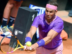 Надал од ивице понора до четвртфинала Рима