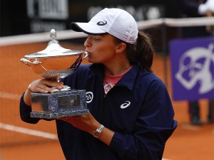 Нестварно финале Рима - Ига Швјонтек освојила титулу без изгубљеног гема