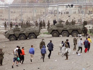 Шпанска војска интервенисала на Сеути: 6.000 миграната препливало из Марока у шпанску енклаву