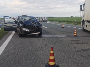 Удес на ауто-путу код Суботице, петоро повређених