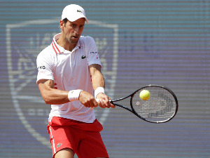 Ђоковић кроз нервозу и бес до другог кола у Београду