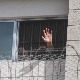 Калифорнија, чувари нису приметили да је затвореник одрубио цимеру главу