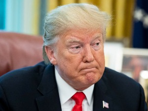 Фејсбук суспендује налоге Доналда Трампа на две године