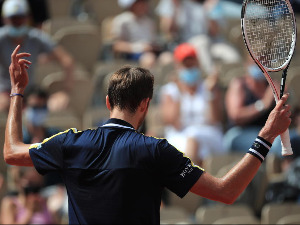 Медведев и Циципас у четвртфиналу Ролан Гароса