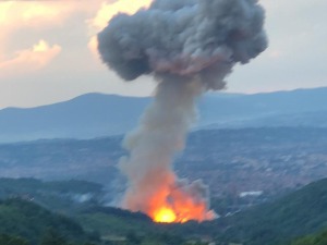 Снажна експлозија у Чачку - троје повређено, наређена евакуација грађана из околине фабрике "Слобода"