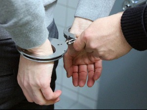 Богатић, ухапшен због сумње да је обљубио девојчицу