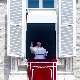 Оперисан папа Фрања