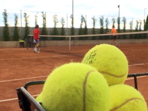 Дечаци Србин и Албанац заједно тренирају у Приштини, спојила их љубав према тенису