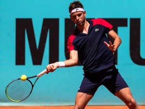 Крајиновић бољи од Ђереа за пласман у финале Хамбурга