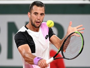 Ђере надиграо Риндеркнеша и пласирао се у полуфинале Гштада 