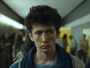 Тинејџерски нарко-бос империју изградио из собе, а 900 килограма дроге продао поштом