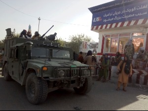 Једна по једна престоница авганистанских провинција пада у руке Талибана