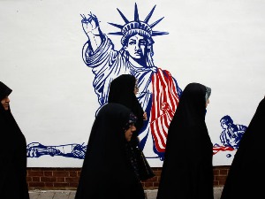 Израел: Предност преговорима са Ираном, пројектили спремни