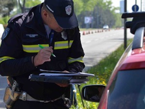 Возио са 3,45 промила алкохола у крви, следи пријава 