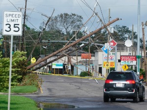 Две жртве урагана у Луизијани, више од милион становника без струје