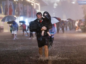 "Ида" потопила Њујорк и Њу Џерзи, деветоро погинулих у поплавама