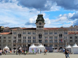 Пуцњава у центру Трста, осам људи повређено