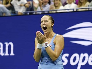 Американка Шелби Роџерс елиминисала прву тенисерку света