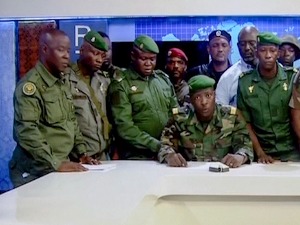 Пучисти у Гвинеји тврде да неће бити лова на вештице, члановима владе забрањен излазак из земље