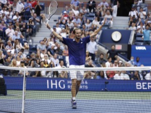 Ђоковић без снаге за календарски слем, Медведев славио у финалу Ју-Ес опена