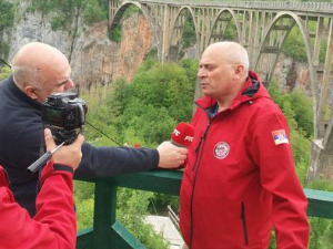 Траг: На путу пријатељства - међу својима