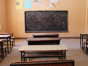 Талибани искључили девојчице из средњих школа 