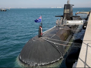 Подморничка криза се не стишава, стари савези на искушењу