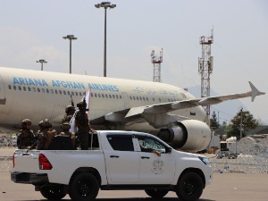 Отвара се аеродром у Кабулу, талибани позивају стране компаније да се врате