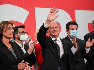 Избори у Немачкој – социјалдемократе имају предност, о канцелару одлучују мале странке