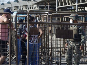 Еквадор, у нередима у затвору 30 мртвих