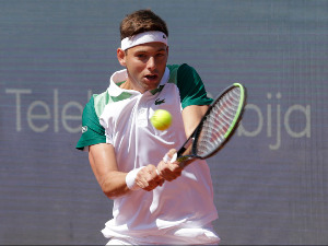 Крајиновић декласирао Ђереа у српском дербију у Софији