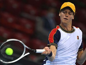 Синер убедљив против Монфиса за одбрану титуле у Софији