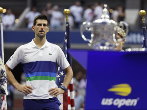 Новак започео 341. седмицу као "број 1", али Медведев прети да га угрози на трону