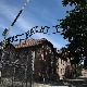 Антисемитски графити на зградама концентрационог логора Аушвиц