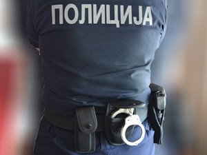 Убола мушкарца ножем у стомак у сред кафане