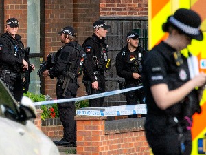 Преминуо посланик конзервативаца пошто је избоден у цркви