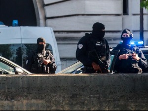 Француска - старијем мушкарцу одсечена глава, потера за осумњиченим за убиство