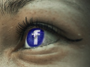 Искривљени одраз у „огледалу” друштвених мрежа