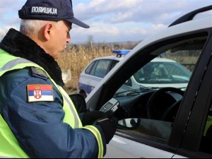 Ивањица, возачи "нисана" и "голфа" возили у стању потпуне алкохолисаности