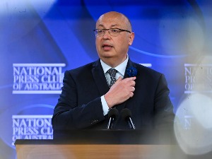 Француски бес због подморница не јењава: Забили сте нам нож у леђа