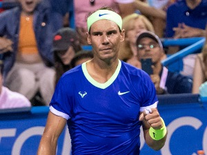 Надал поново на терену у Абу Дабију