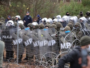 Лукашенко: Пољски војници пуцали изнад глава миграната