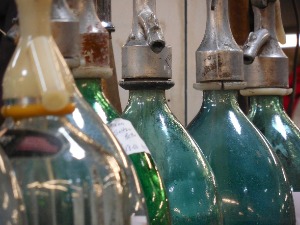 Камбоџа, седморо умрло у карантину, пили алкохол за дезинфекцију