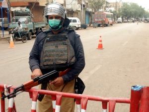 Пакистан, два полицајца погинула у бомбашком нападу Исламске државе