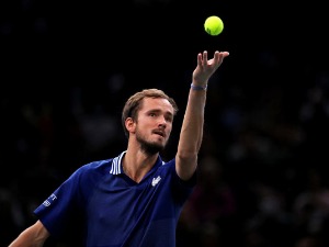 Медведев после преокрета савладао Хуркача, Беретини предао Звереву