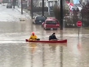 Ванкувер одсечен од света, блокиран нафтовод, штета од поплава у Канади мери се милијардама долара
