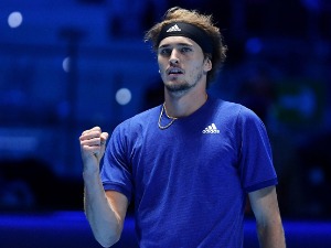 Доминатном игром Зверев надиграо Медведева и освојио титулу у Торину