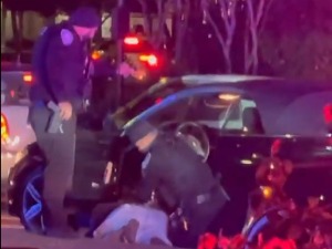 Муњевита пљачка у Калифорнији – осамдесет људи са скијашким маскама упало у радњу