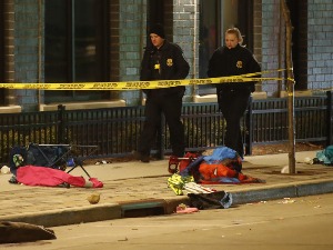 Аутомобил улетео међу учеснике божићне параде у Висконсину – најмање петоро погинулих, више од 40 повређених